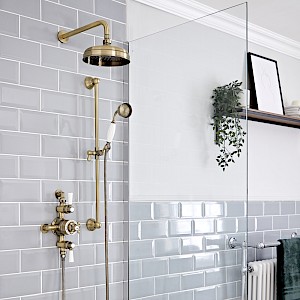 Retro Duschsystem mit Aufputz-Thermostat, Wand-Duschkopf und Brausegarnitur, antikes Gold - Elizabeth